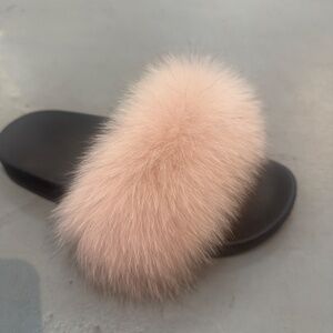 GOLDEN ROAD   Women's Faux Fur Slides, Open Toe Cute Fur Slippers, Comfortable